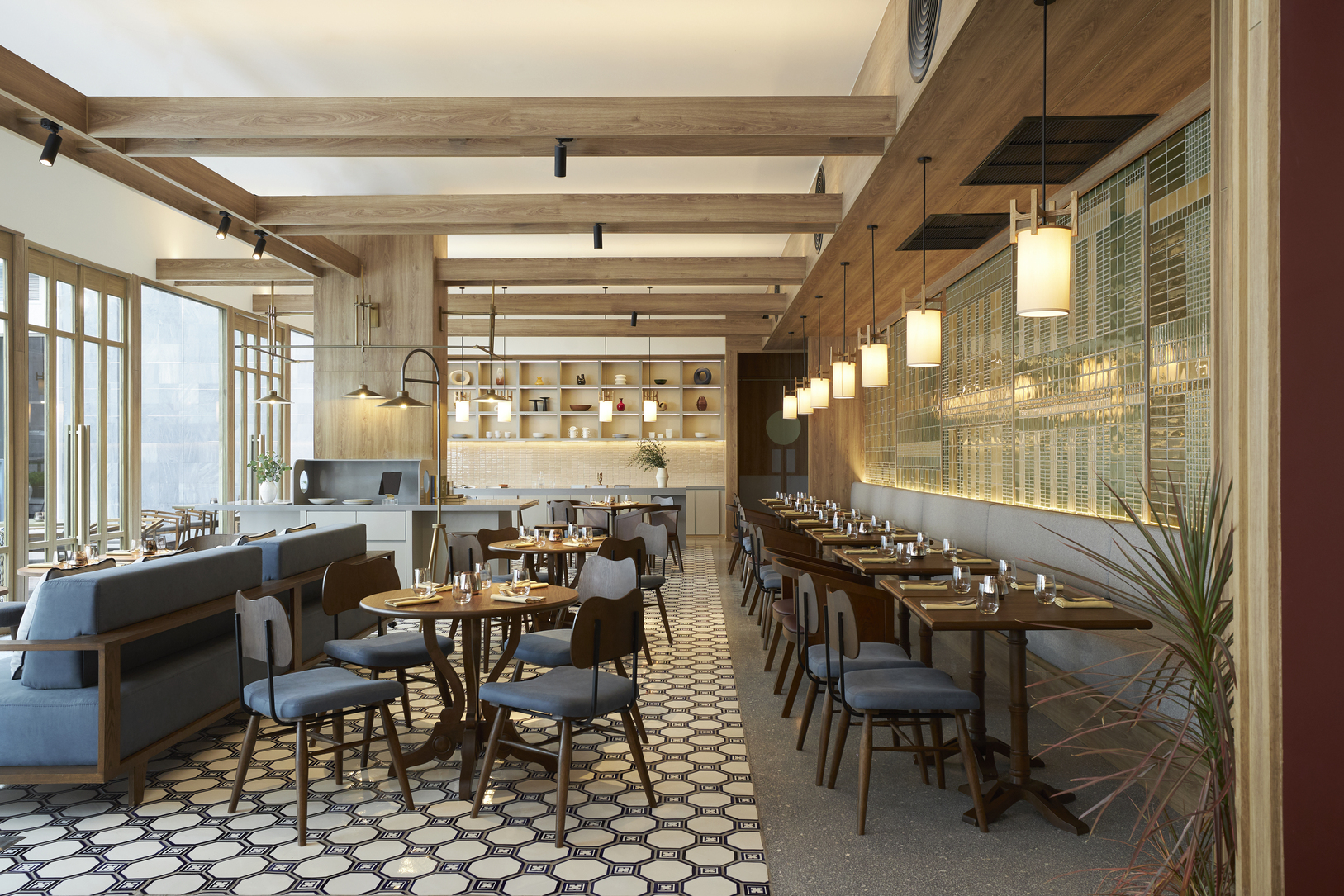 asai-bangkok-chinatown-dining-jamjam-daytime-interior-design-seating-area