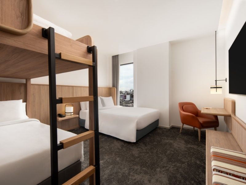 ROOMY QUEEN BUNK