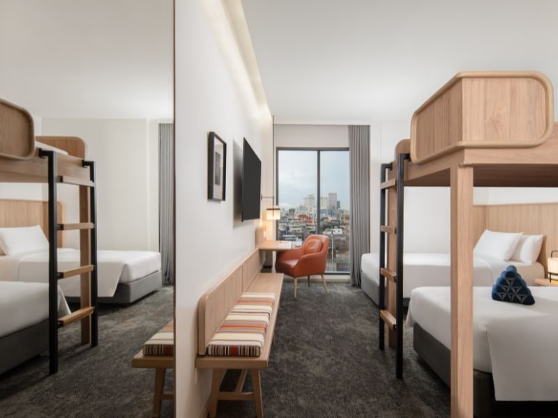 ROOMY TRIPLEX