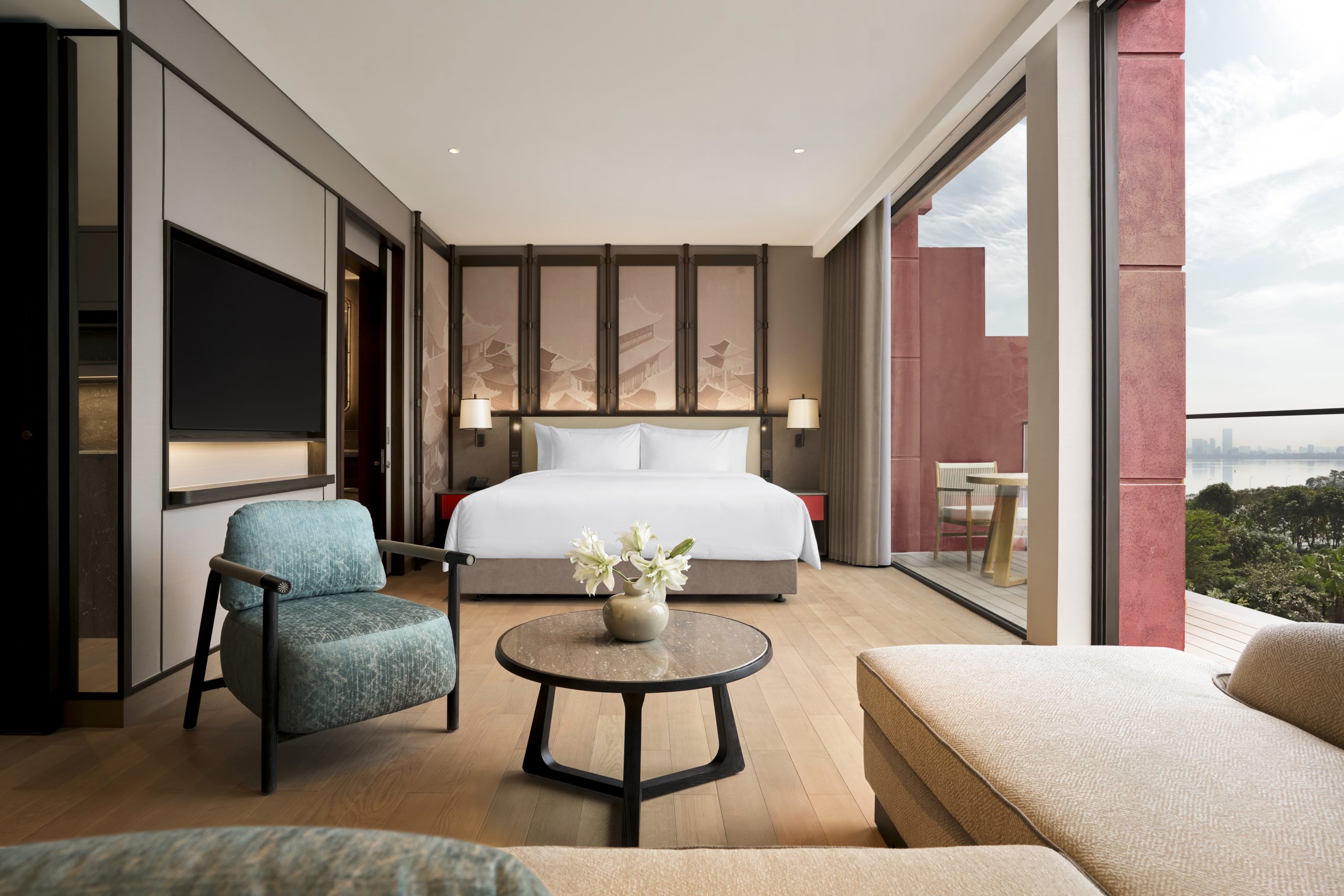 dusit-le-palais-tu-hoa-hanoi-accommodation-junior-balcony-suite-one-king-balcony-city-view