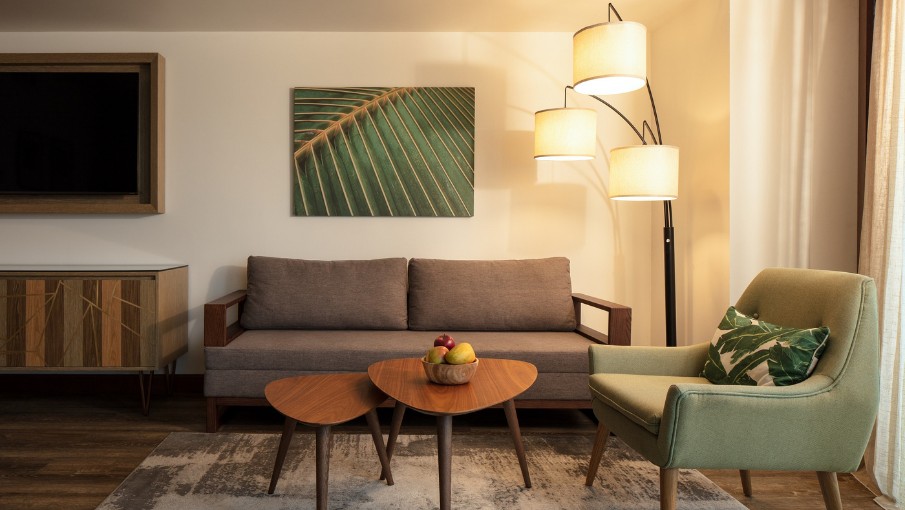 DB sitting area 905x510 px