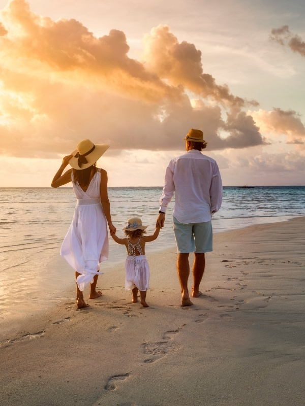 DB Q4 Hero Shot 600x800px