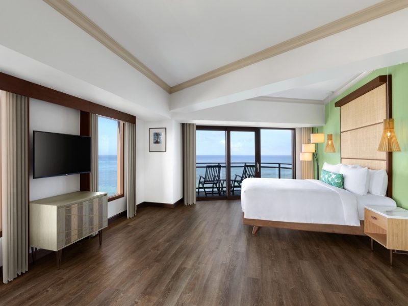 Club Oceanfront Suite