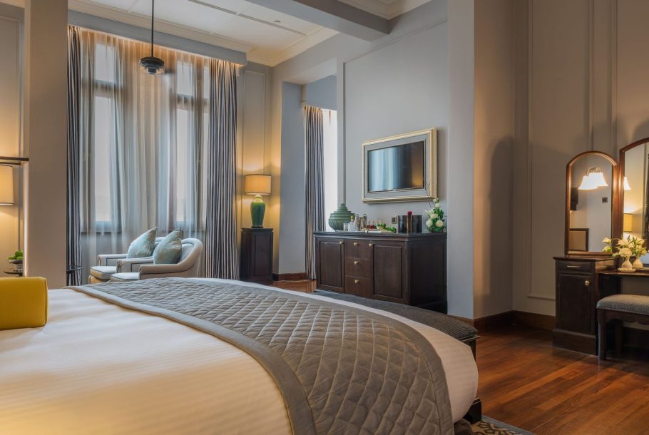 DELUXE SUITE