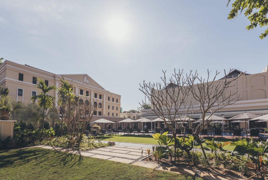 THE STRAND GARDEN