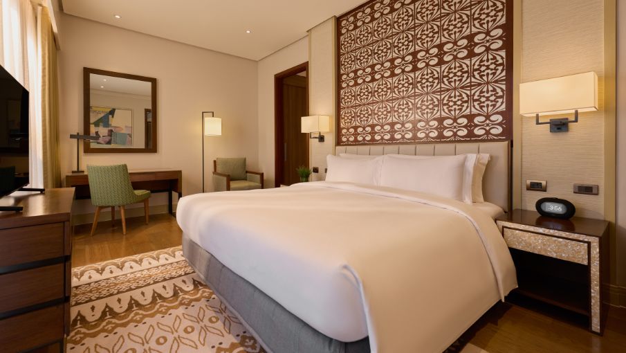 dusitD2-davao-accommodation-guestroom-presidential-suite-master-bedroom