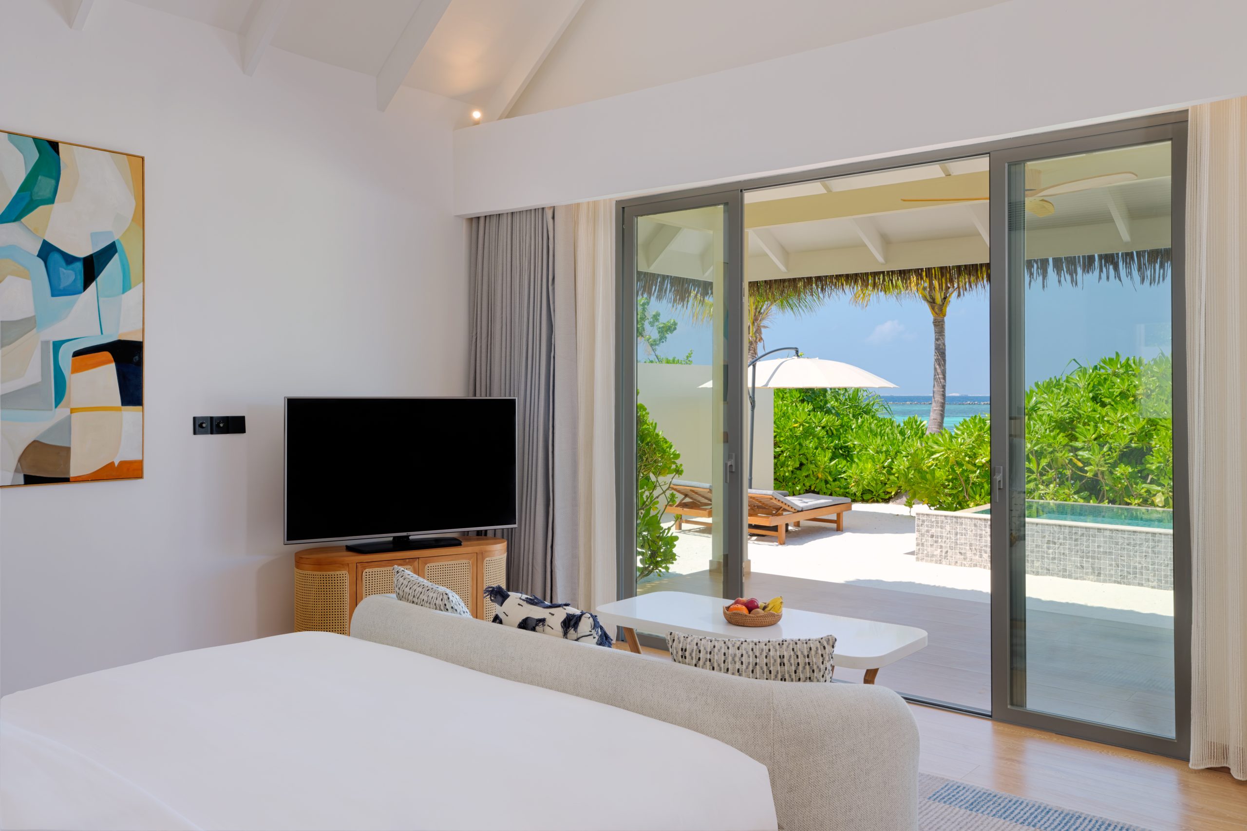 dusitd2-feydhoo-maldives-accommodation-beach-pool-villa-bedroom