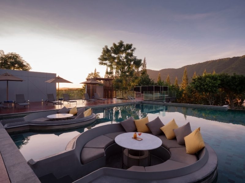Pool Bar