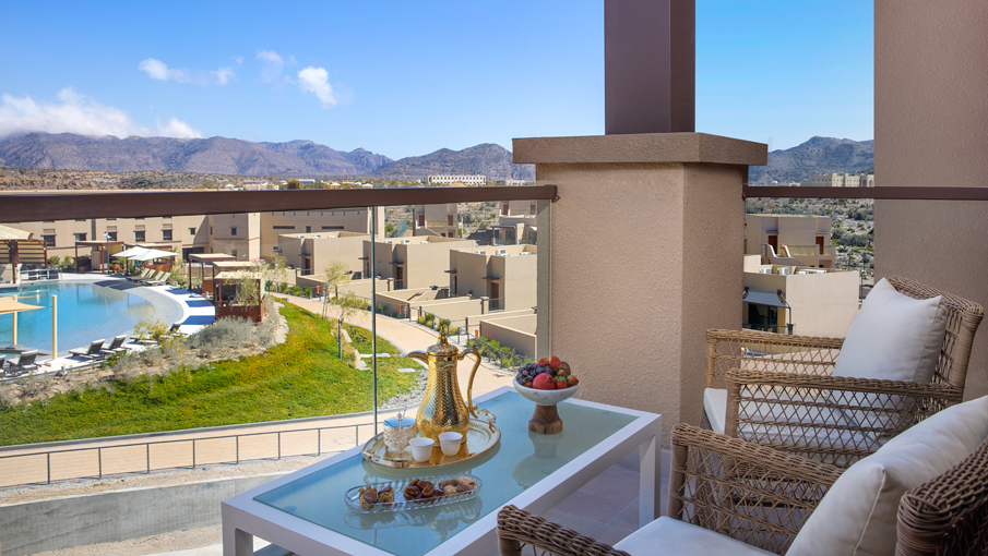 dusitd2-naseem-resort-jebel-akhdar-accommodation-suite-room-balcony-905x510