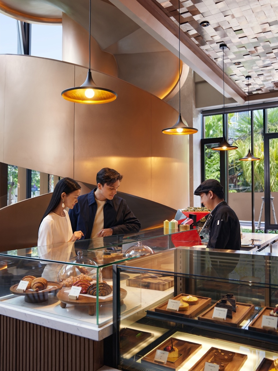 dusitd2-samyan-bangkok-dining-lifestyle-dusit-gourmet-deli-couple