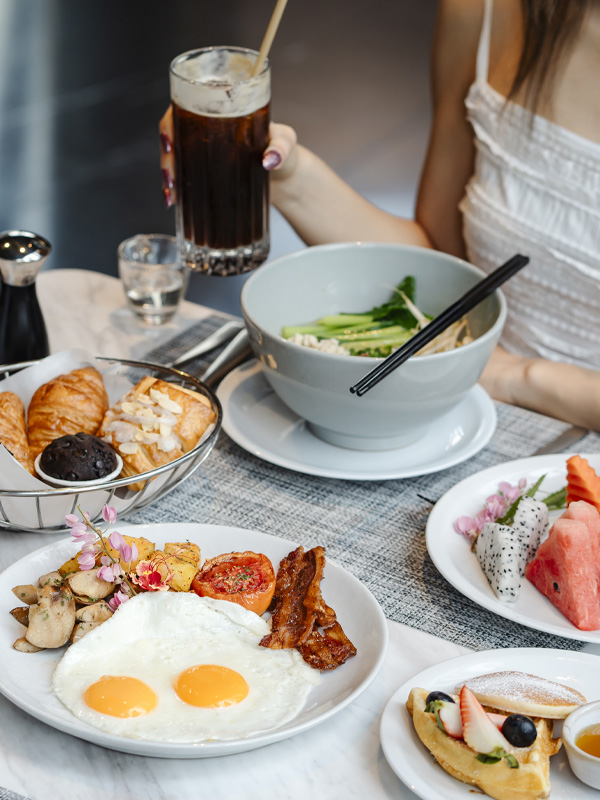 Breakfast On Us 600x800
