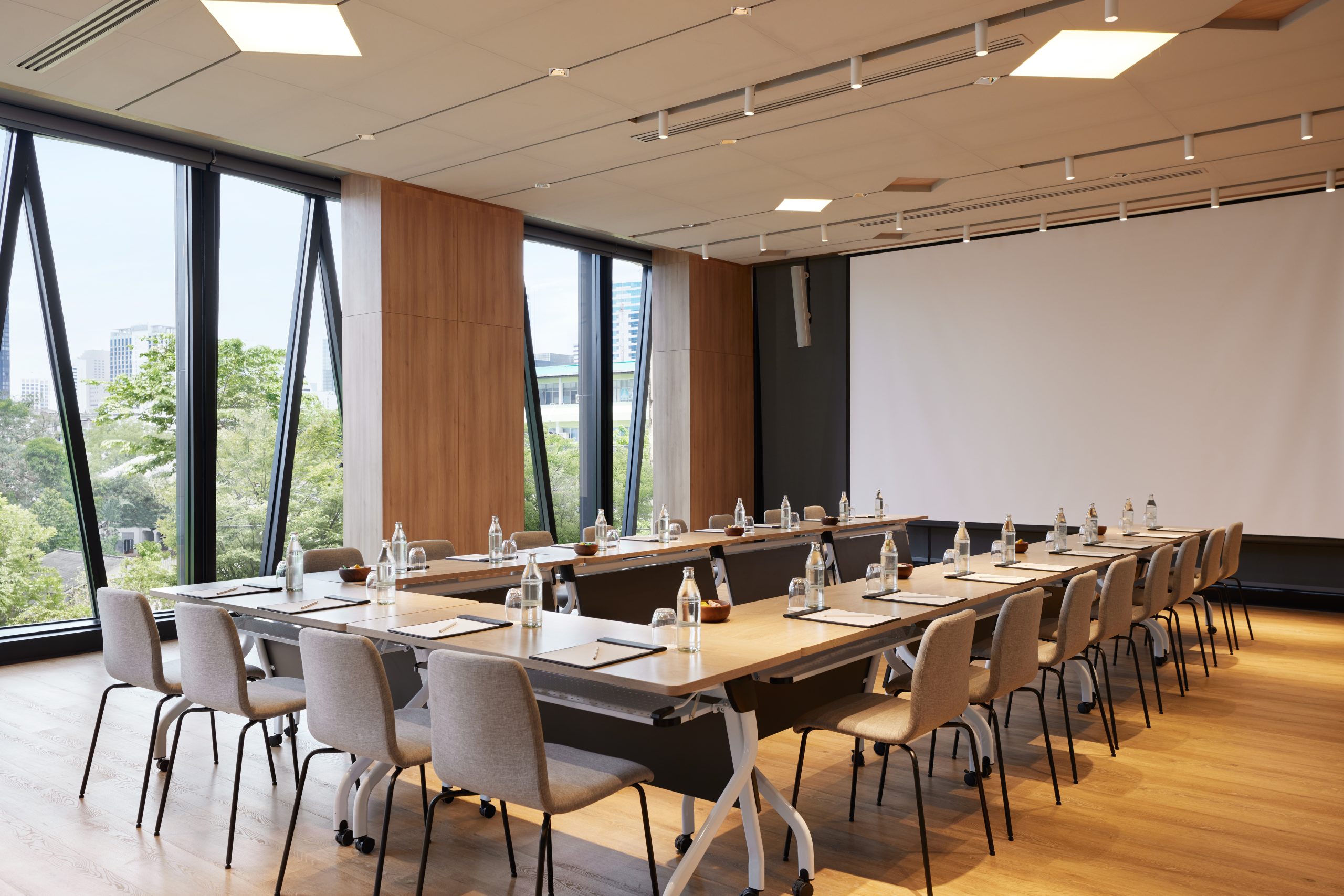 dusit-d2-samyan-function-room-siphraya-boardroom-overview