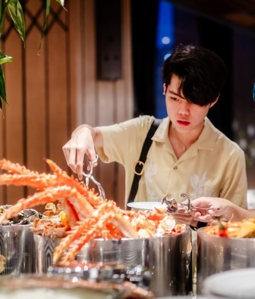 New Year’s Eve Dinner Buffet — Celebrate the Night