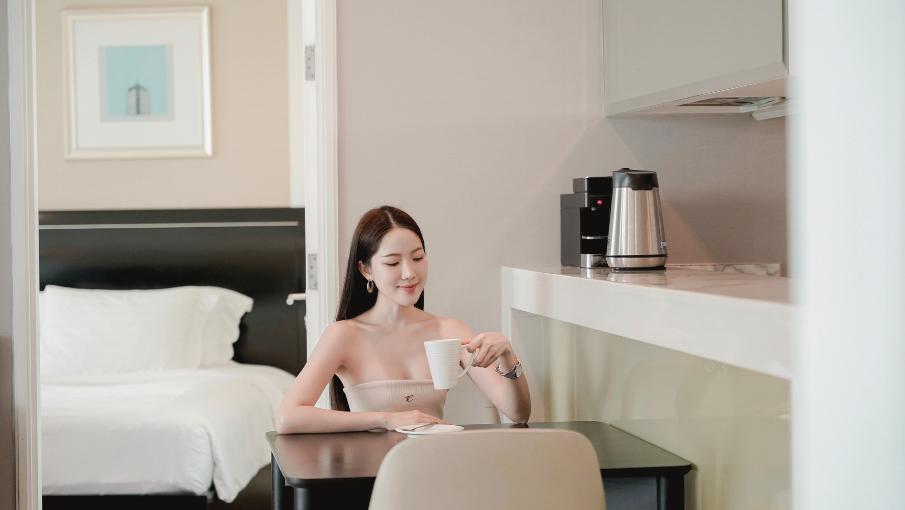 DSRB-Hero image-Desktop 905x510px-Room-Brand-Dusit Suites Ratchadamri Bangkok-A Night On Us (5)