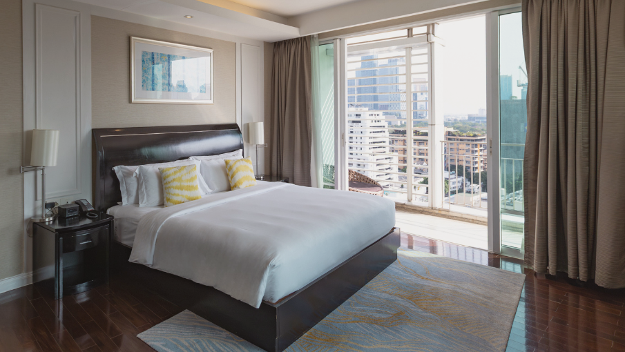 DSRB-Hero image-Desktop 905x510 px-Room-Brand-Dusit Suites Ratchadamri Bangkok-Plan Your Summer Staycation (4)
