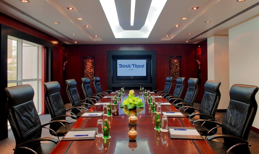 dusitthani-dubai-meetings-executive-boardroom