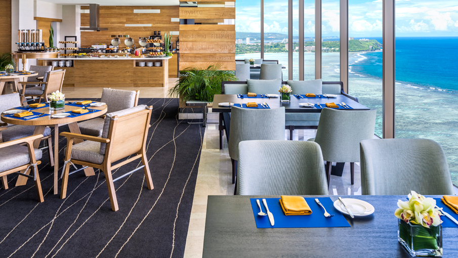 dusit-thani-guam-dining-club-lounge-905x510