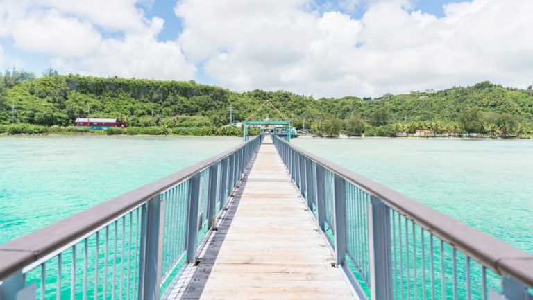 Island Tour (905 x 510 px)