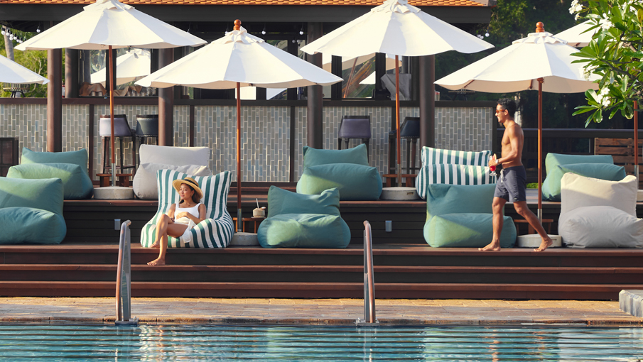 dusit-thani-hua-hin-pool-overview-905x510