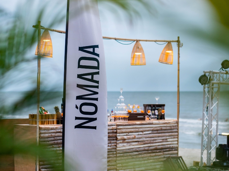 DTHH-Dining-NomadaSeafoodFiesta-800x600