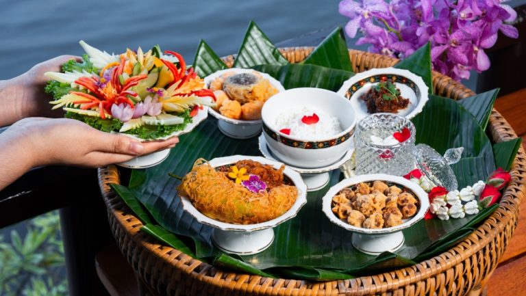 Royal Thai Khao Chae_905x510_001