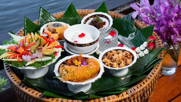 Royal Thai Khao Chae_905x510_003