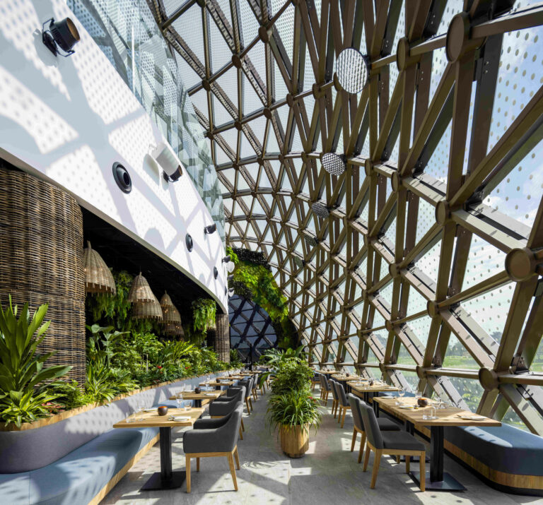 dusit-thani-laguna-singapore-dining-greenhouse-overlooks-master-course