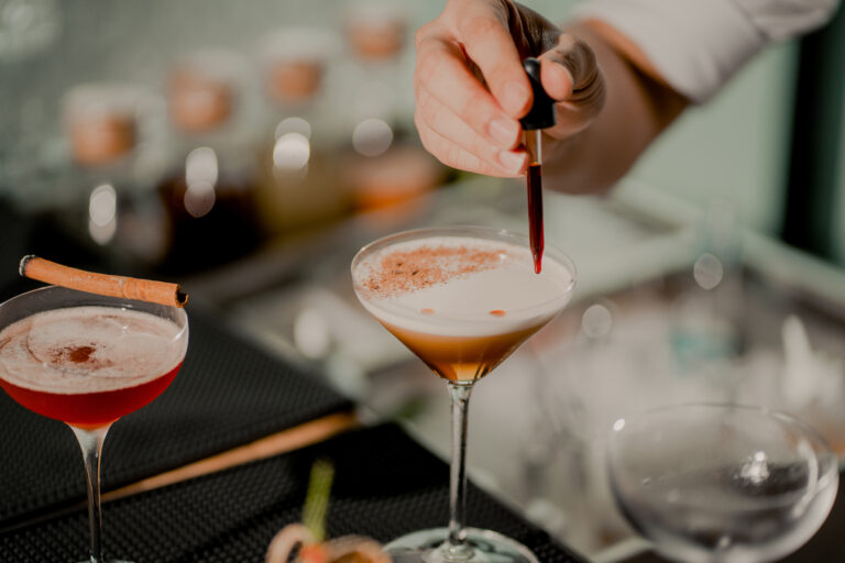 dusit-thani-laguna-singapore-dining-lifestyle-legends-bar