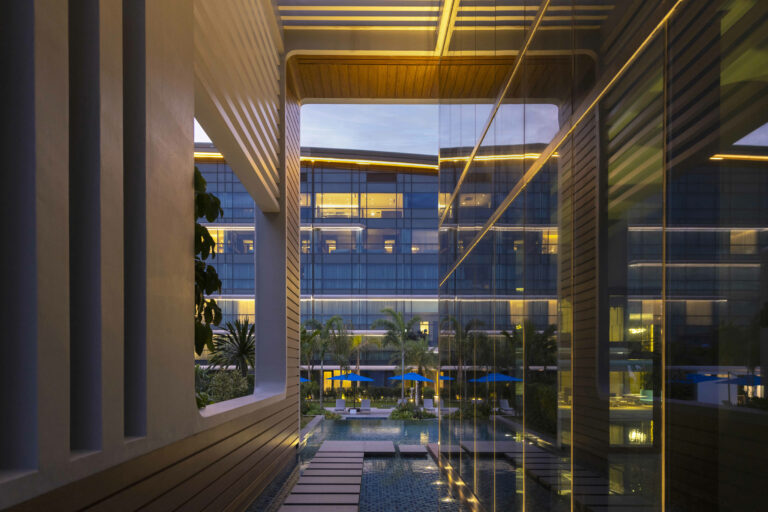 dusit-thani-laguna-singapore-pool-pavilion