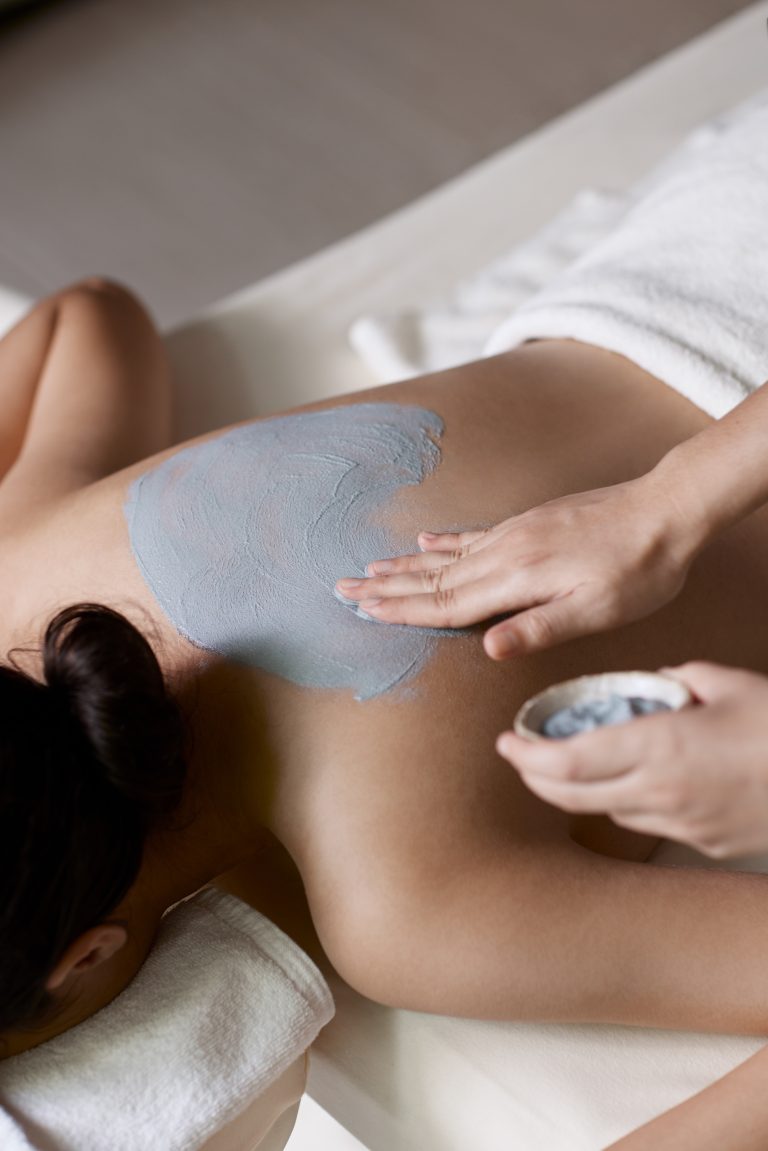 devarana-wellness-spa-back-cream