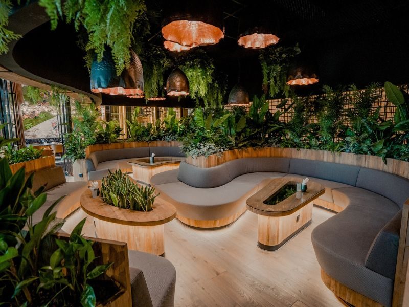 Legends Bar