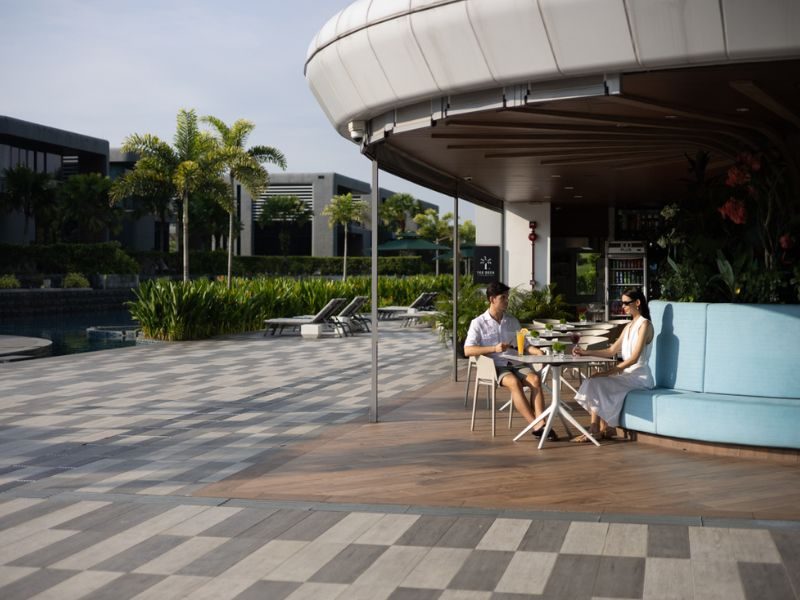 The Tee Deck – Al Fresco Bar & Grill