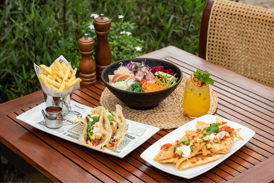 Feature Dining (2)