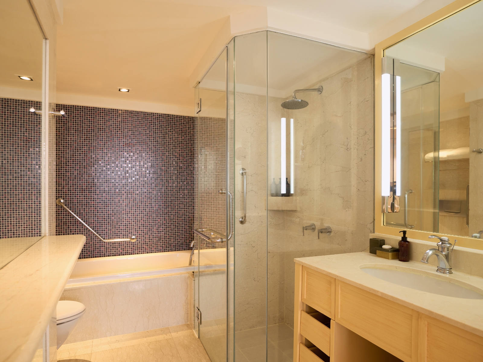 dusit-thani-laguna-phuket-deluxe-bathroom
