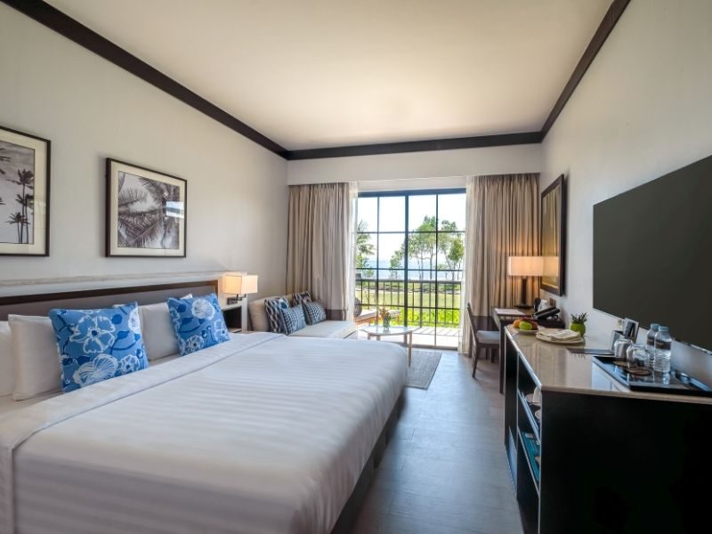 Deluxe with Ocean Balcony