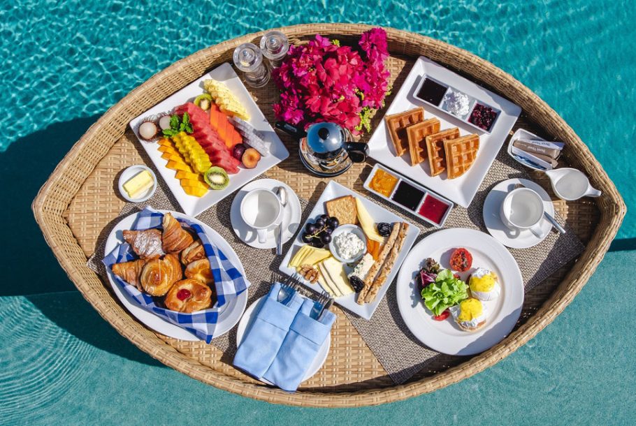 Floating breakfast experience