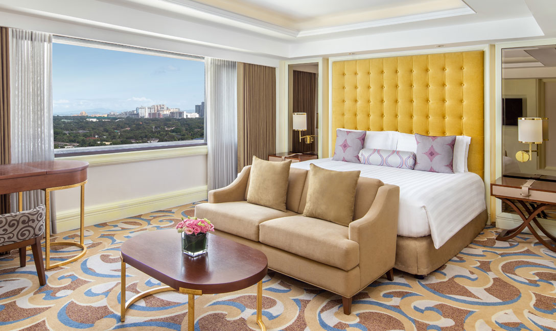 royal suite bedroom hotel accommodation | dusit thani manila