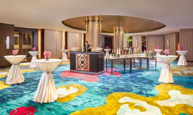 dusit-thani-manila-Sarika-Room-Lifestyle