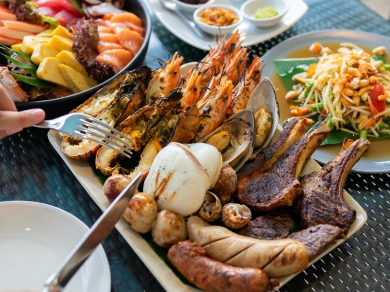 Savour Stay - Seafood by the Bay