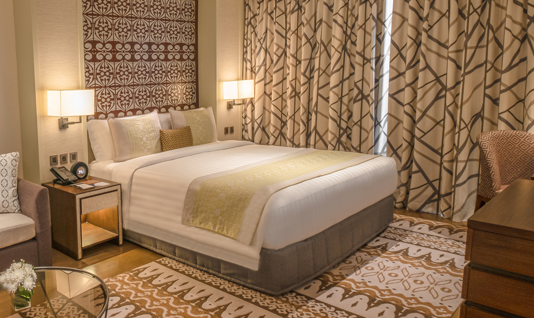 Dusit-Thani-One-Bedroom-Corner-Suite